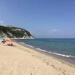 Rose Apartment On The Beach