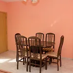 Peach Coloured 2-Bdr Apartment By The Sea Garden