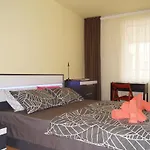 Spacious 2Bdr - Free Parking - Walk Everywhere - 300 Mbps Wifi