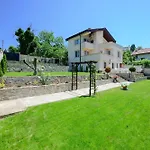 Villa Baywatch