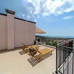 Vinnie View