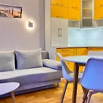 Port View Apartment