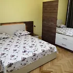 В Сърцето На Варна Ви Очаква Прекрасен И Просторен Апартамент