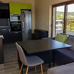 Spacious 3Bd Flat With Large Terrace & Sea View By Flat Mаnager