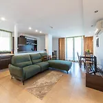 Marina City Sea View Apartament