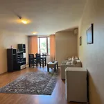 Huge Iglika 2 Bedroom Apartment
