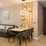 Modern Seaside Retreat 1Bd Apartments