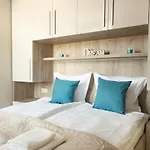 Apartment Downtown - Top Center
