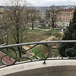 Star Ray Apartment