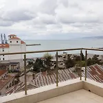 Seaview Haven: Elegant 2Bd Flat In Balchik