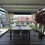 Prime Location! Outdoor Dining!