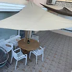 Cosy Breeze Apartment