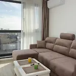 Modern Haven In Varna Retreat With Chic Ambiance By Flat Mаnager