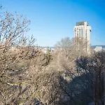 Студио В Близост До Община Варна