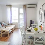 Central Cosy, Fully Renovated 2Bd Near The Cathedral