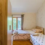 Vintage House 3