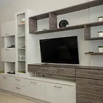 Black & White -1Bd Flat In Varna Center By Flat Mаnager
