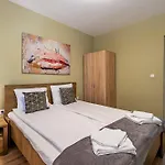 Karavelov Top Center Apartment