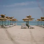 Golden Sands-Beachfront Apartment Of Your Dreams