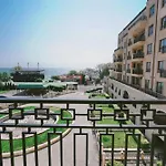 Golden Sands-Beachfront Apartment Of Your Dreams