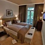 Hvd Boutique Hotel Oasis - Private Beach & Free Parking