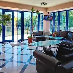 Twins Palace Aparthotel