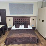 Cosy Studio 9