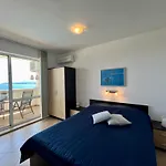 Апартаменти Сънбрийз - Sunbreeze Apartments