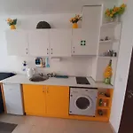 Apartment-Studio Daisy In Kiwi Gardens Complex