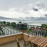 Boutique Holiday Golden Sands