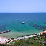 White Coast Beach Apartments