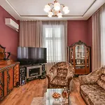 Apo Apartment - Top Center