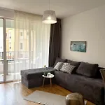 Rosie'S Cozy Bright Apartment Summer Paradise