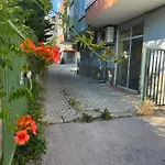Breeze Reunion Apartment