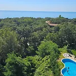 Vesta Riviera - Free Parking