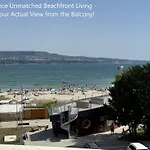 Seaside Serenity - Luxurious Beach-Front Apartment With A Refreshing Pool