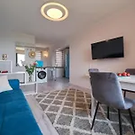 Cote D'Azur Apartment In Varna With Amazing Sea View
