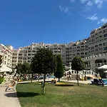 Seaside View Apartment In Varna