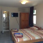Къщички Глория-Free Parking,Gloria Houses Varna