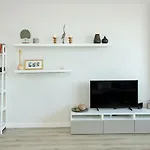 Sea View 1Bd Modern Flat In Chayka