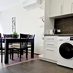 Papaya Apartments
