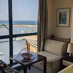 Stunning Private Beachfront Studio With Pool Access