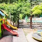 Estreya Residence Hotel And Spa