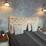 Newly Furnished Avi Jacuzzi Studio For A Family With Kids