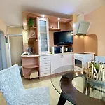 Chaika 29 - 3Bd Apartment For 5 People, 10Min From The Beach