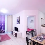 Fashionapartments In Privatecomplex With Pool&Parking
