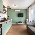 Bella Green Breeze - Free Parking By Rv Apartments