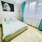 By The Sea - Central With Free Parking