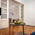 Lovely Art Apartment - Victory