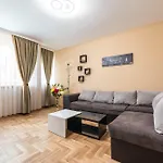 Downtown Аpartment With Free Parking